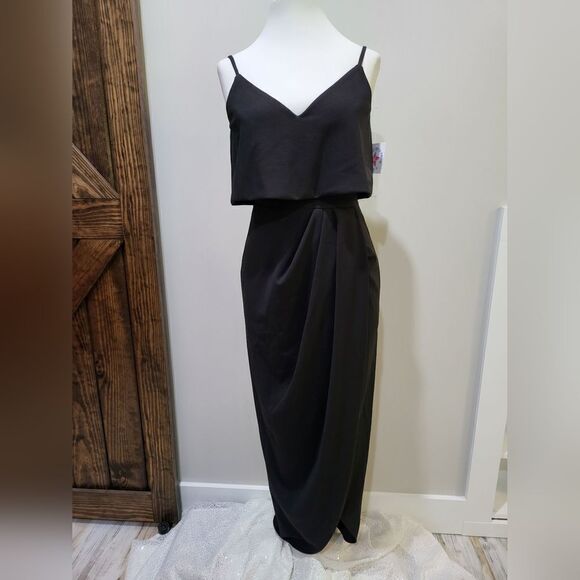 Xscape Scuba Crepe Popover Faux Wrap Gown NWT size 2 Black - Picture 4 of 6